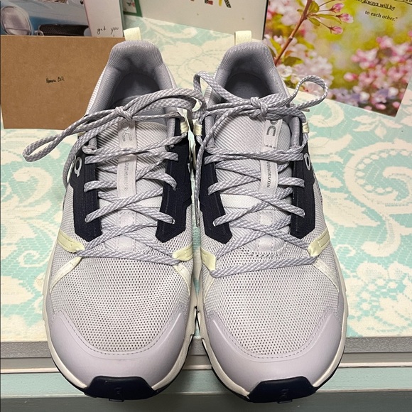 On Cloud, New - Picture 3 of 8